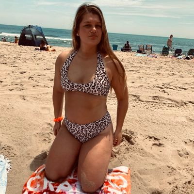 Profile Picture of Miranda Kinney (@kinney_12) on Twitter