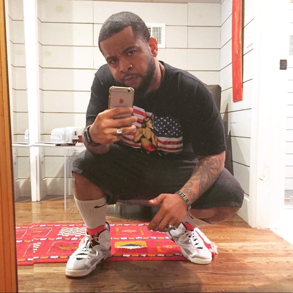 Profile Picture of Terence Hunter (@mrhunter_216) on Poshmark