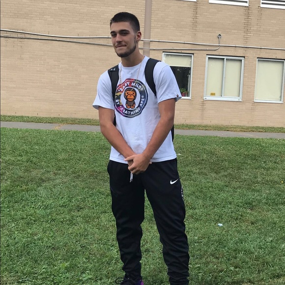 Profile Picture of Evan Ciolkosz (@yungbands03) on Poshmark