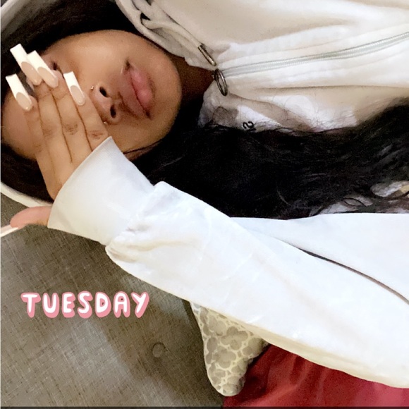 Profile Picture of Mrs.delulu Mrs.delulu (@mmrsdelulu) on Poshmark