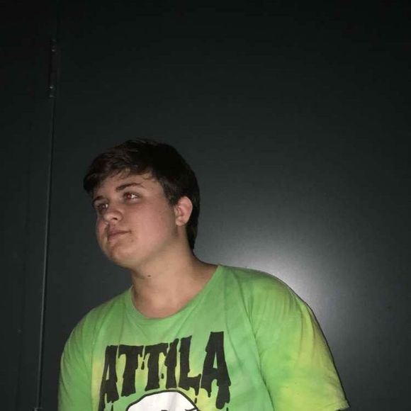 Ethan Perkins - Poshmark Profile Picture of Ethan Perkins (@ethanperkins87) on Poshmark