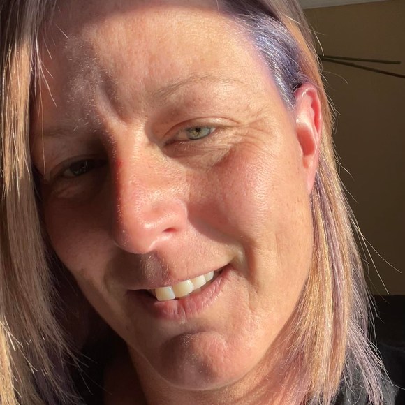 Profile Picture of Jenn jennie Jennifer (@steelwingsjenn) on Poshmark