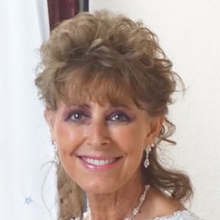 Profile Picture of Kim Branstiter (@kim.branstiter) on Facebook