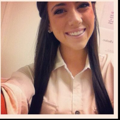 Profile Picture of Hayley Champion (@hayleymarie2011) on Twitter