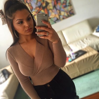 Profile Picture of Elise (@elisepotts_) on Twitter