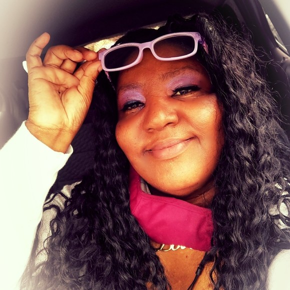 Profile Picture of Cassandra Grigsby (@cassandragrigs) on Poshmark