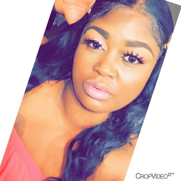 Profile Picture of Tiesha Anderson (@tieshaflow) on Poshmark