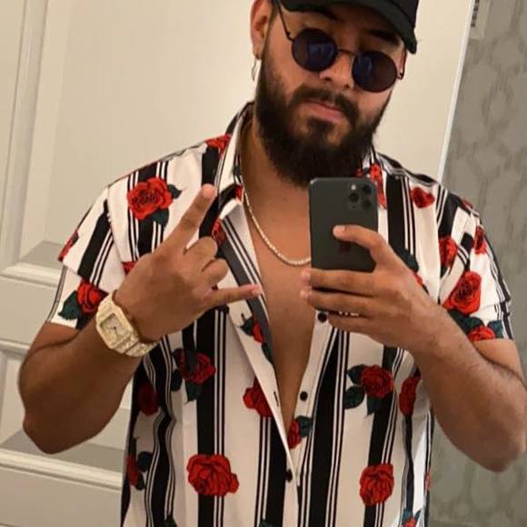 Profile Picture of Erik Robledo (@pitolargo) on Poshmark