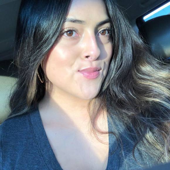 Profile Picture of Jasmine Llanos (@jasmini98) on Poshmark