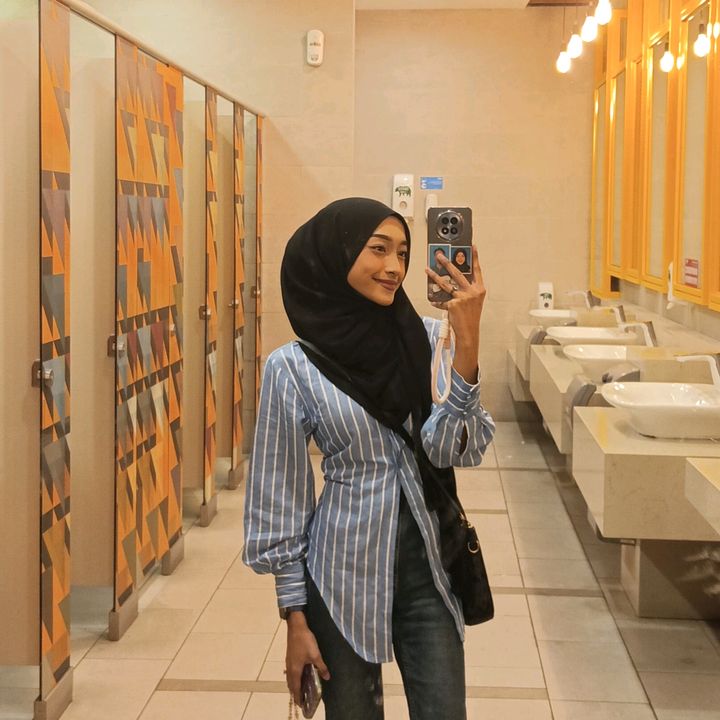 Profile Picture of lilyynakyou (@needest) on Tiktok