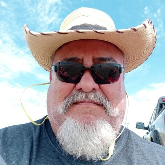 Profile Picture of George Barrera (@georgebarrer255) on Poshmark