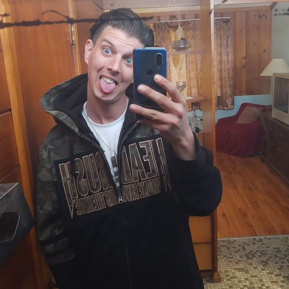 Profile Picture of Eric Parker (@ericparker727) on Poshmark