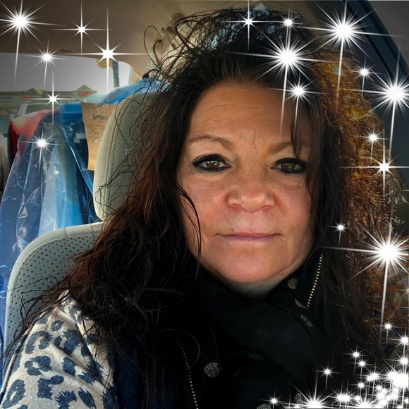 Profile Picture of Liz Daniels (@minimom900) on Poshmark