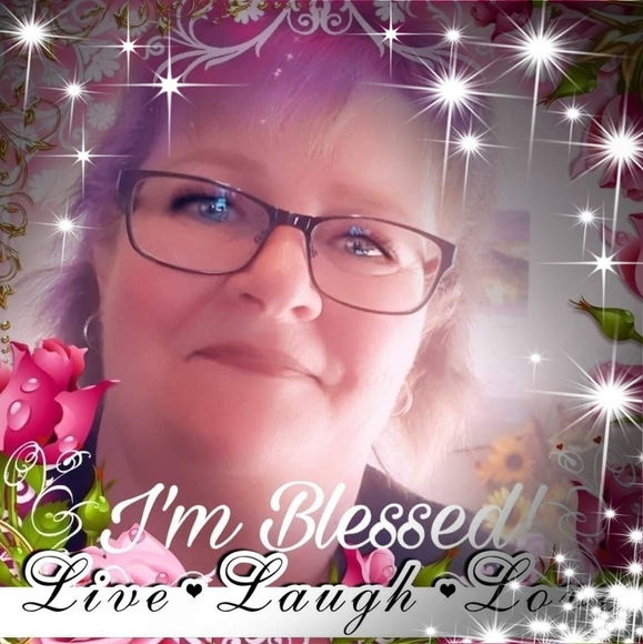 Kim Savage - Poshmark Profile Picture of Kim Savage (@k_savage5) on Poshmark