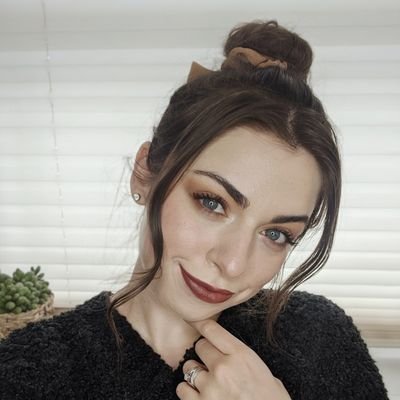 Profile Picture of Hannah Jay Elle (@hannahjayelle) on Twitter
