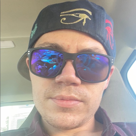 Profile Picture of Matthew Fitzgerald (@mfitzgerald0812) on Poshmark