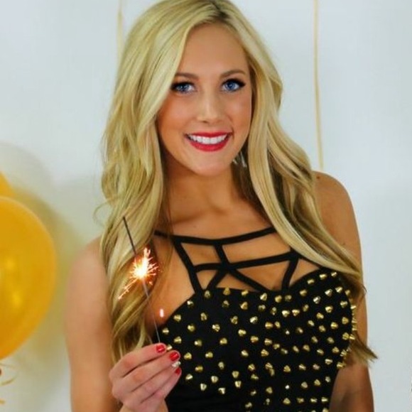 Profile Picture of Whitney Schultz (@schultzwh) on Poshmark