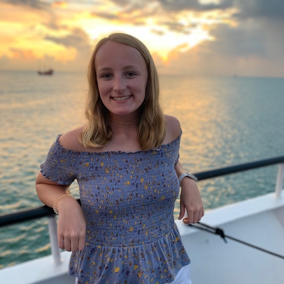 Profile Picture of Grace Davin (@gracedavin) on Poshmark