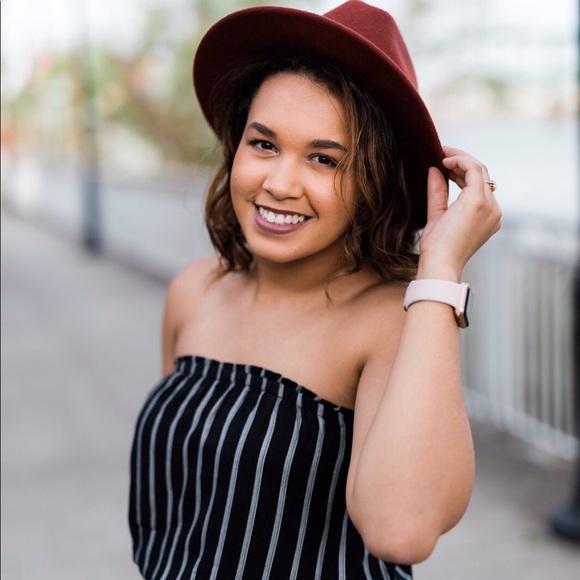 Profile Picture of Makayla Lecroy (@makaylah0pe) on Poshmark
