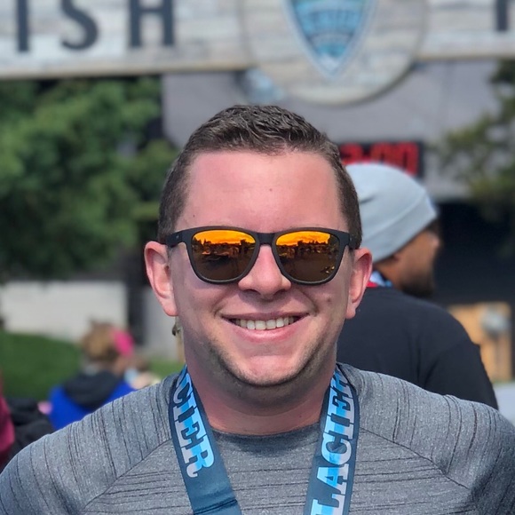 Profile Picture of Nick Grawehr (@ngrawehr) on Poshmark
