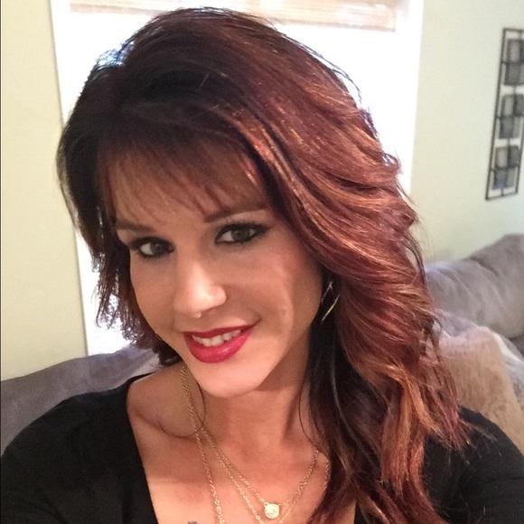 Profile Picture of Bridgette Meekins (@meekinsb) on Poshmark