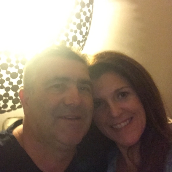 Liz Fernandes - Poshmark Profile Picture of Liz Fernandes (@lizfernandes) on Poshmark