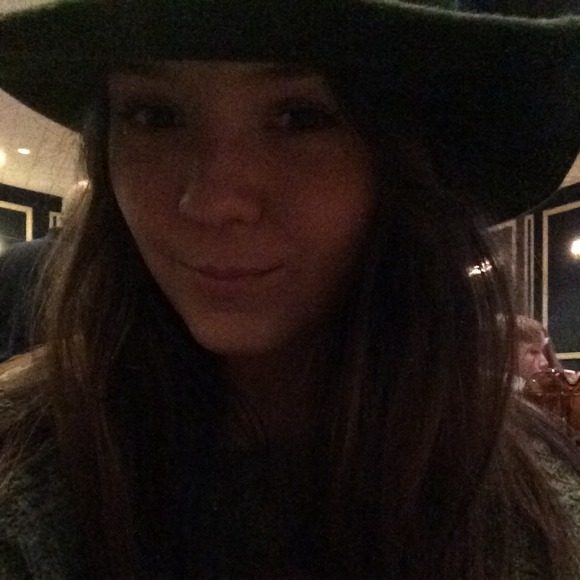 Profile Picture of Shannon Everett (@shannont804) on Poshmark