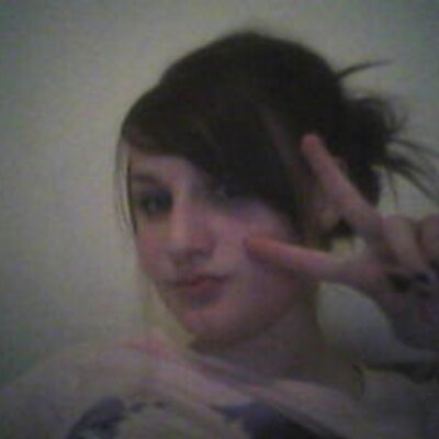 Profile Picture of Leah Cotter (@leahlOvezu) on Twitter