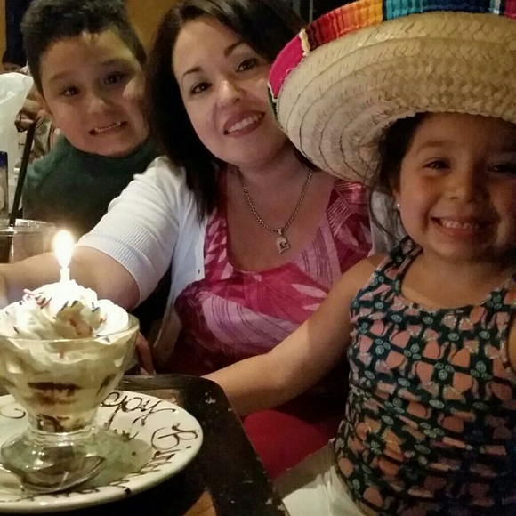 Profile Picture of Lorena Chavez (@lorena90744) on Poshmark