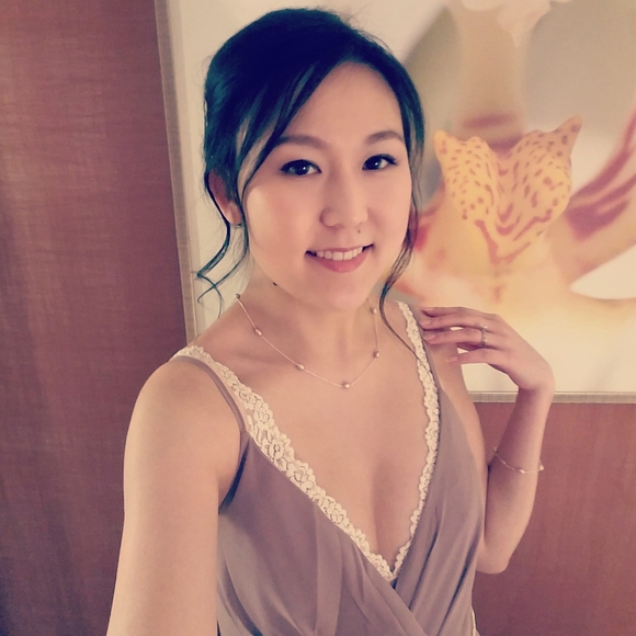 Profile Picture of Vivien Yu (@vivien0414) on Poshmark