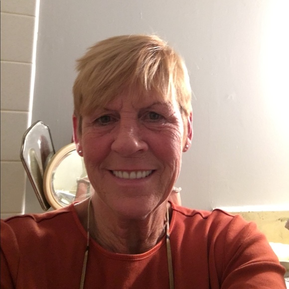 Profile Picture of Marta Saville (@savvy57) on Poshmark
