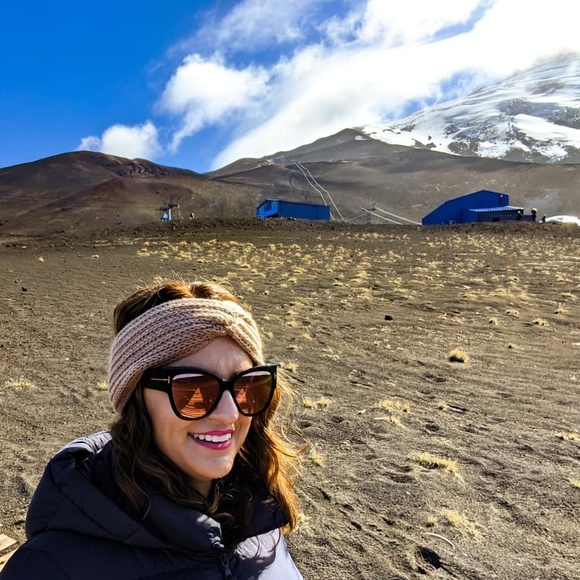 Profile Picture of Ana Sardeson (@anasardeson) on Poshmark