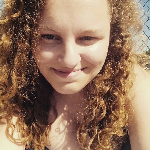 Profile Picture of Jeni Mulherin (@jmulherin98) on Poshmark