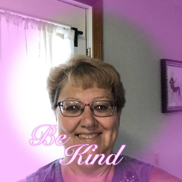 Profile Picture of Kim Ransom (@kim_ransom) on Poshmark