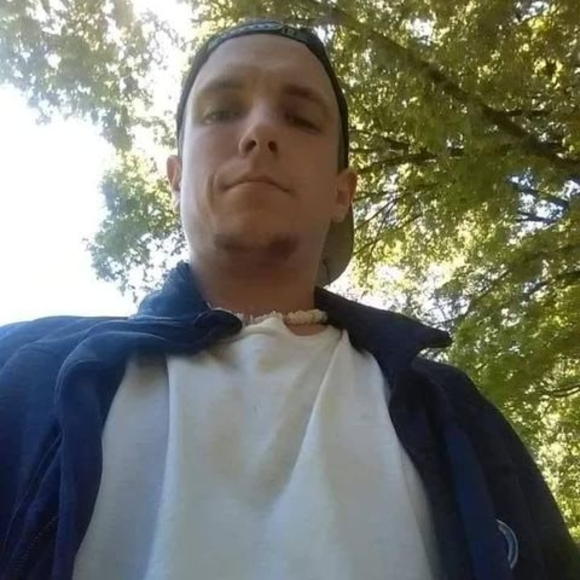 Profile Picture of Ray Ennis (@cennis1966) on Poshmark