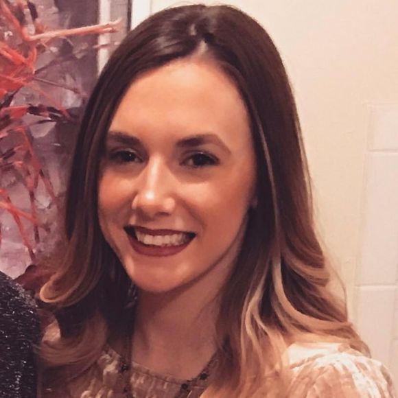 Profile Picture of Geena Reinitz (@geenar) on Poshmark