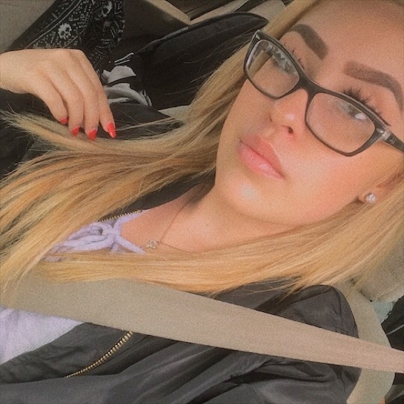 Profile Picture of Mariah Alvarez (@mariahcherry) on Poshmark