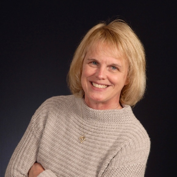 Profile Picture of Nancy Horton (@soccermomh) on Poshmark