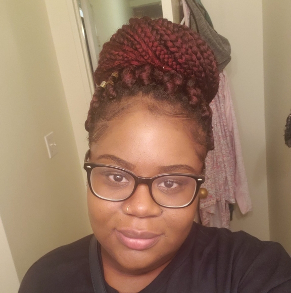 Profile Picture of Stacey Reid (@staceyreid) on Poshmark