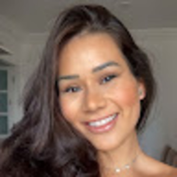 Profile Picture of Vitória Padre (@padrevitoria) on Poshmark