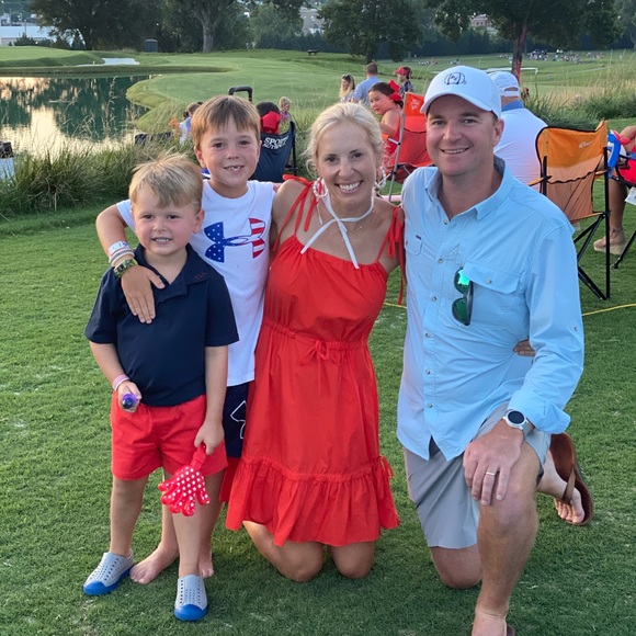 Profile Picture of Julia Landreth (@julia_landreth) on Poshmark