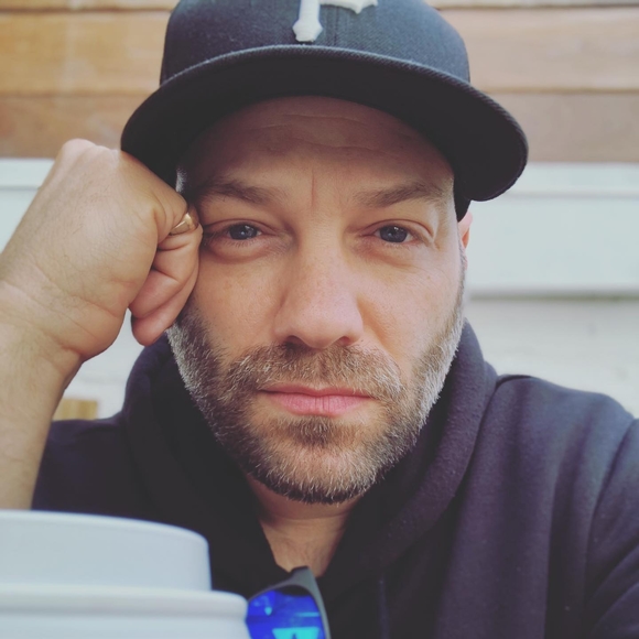 Profile Picture of Scott Simons (@scottwvu) on Poshmark
