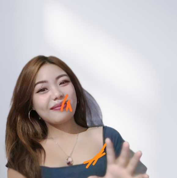 Profile Picture of Jecinta Khawlhring (@jecinta_1209) on Poshmark