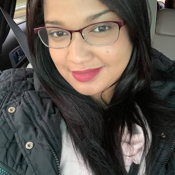 Profile Picture of Estefani De tegui (@stefani06413) on Poshmark