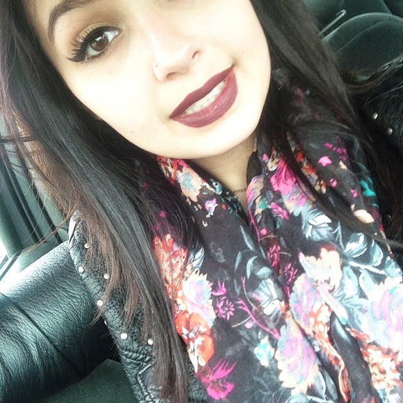 Profile Picture of Gabrielle Quiles (@gabby_q) on Poshmark