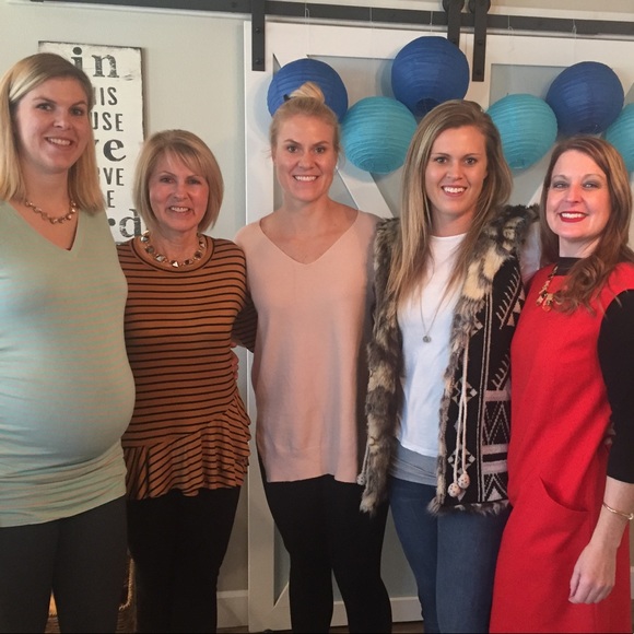 Profile Picture of Bev Abersfeller (@abersfel) on Poshmark