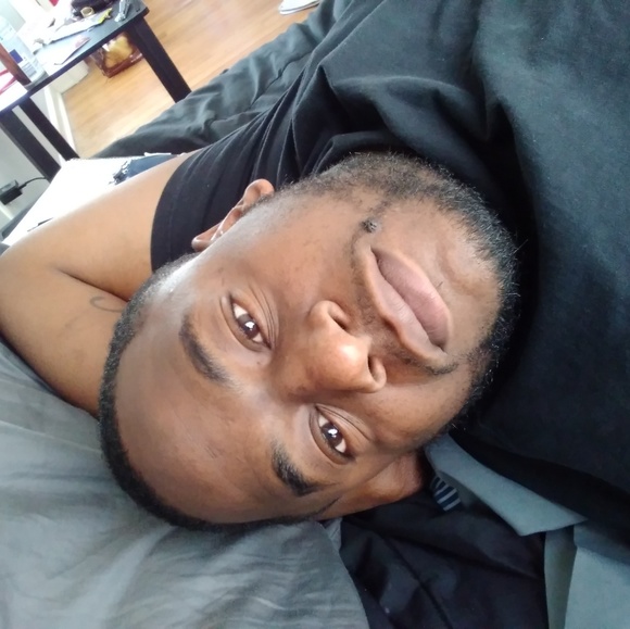 Profile Picture of Kadeem Chiles (@kadeemchiles) on Poshmark