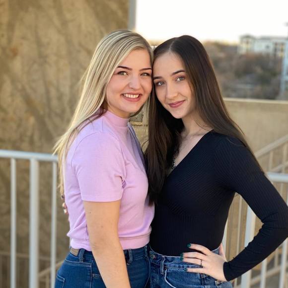 Jillian Waters - Poshmark Profile Picture of Jillian Waters (@jillybilly03) on Poshmark