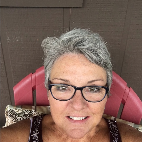 Profile Picture of Lori Sexton (@loriasexton) on Poshmark