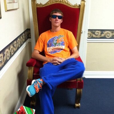 Profile Picture of Bob Van Overbeek (@wetlikewhale) on Twitter